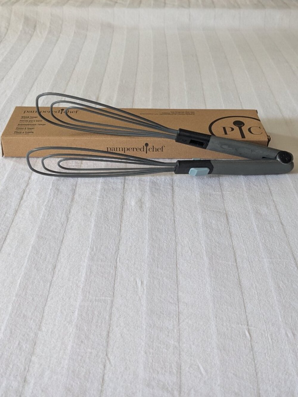 NEW Pampered Chef Multipurpose Flat Whisk Tongs - Picture 7 of 14